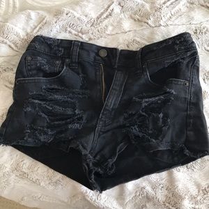🖤MAKE AN OFFER🖤 American Eagle black shorts.